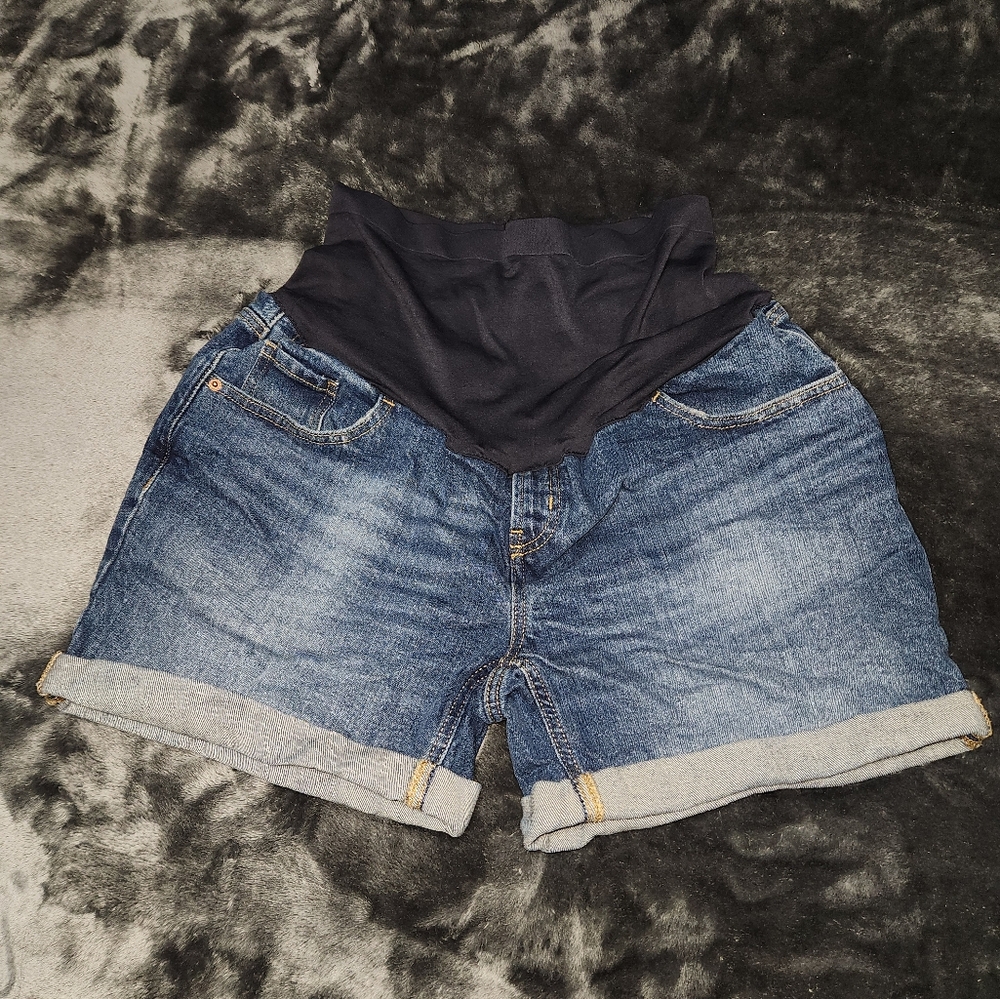 Old Navy Denim Maternity Shorts Size 14